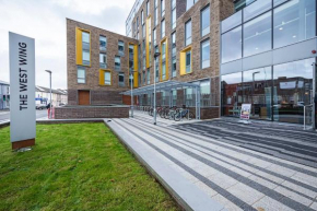 Student Only - Stylish student living in the heart of Cardiff - West Wing
